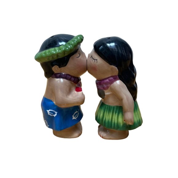 Westland Giftware Mwah! Hawaiian Kiss Hula Couple Kissing Salt & Pepper Shakers - Picture 2 of 5